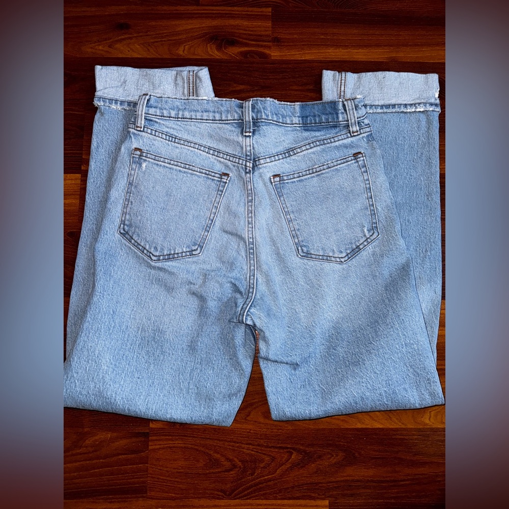 Abercrombie & Fitch 90s Straight Ultra High Rise Light Wash Jeans - Picture 4 of 5